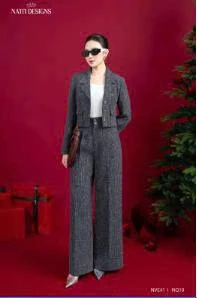 Áo vest cổ 2 ve dáng ngắn mix quần