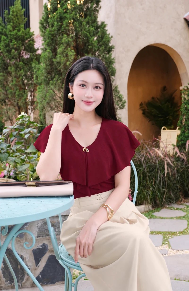 Áo thun cổ tim bèo phủ vai