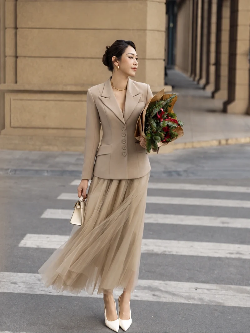 Long double-collar vest