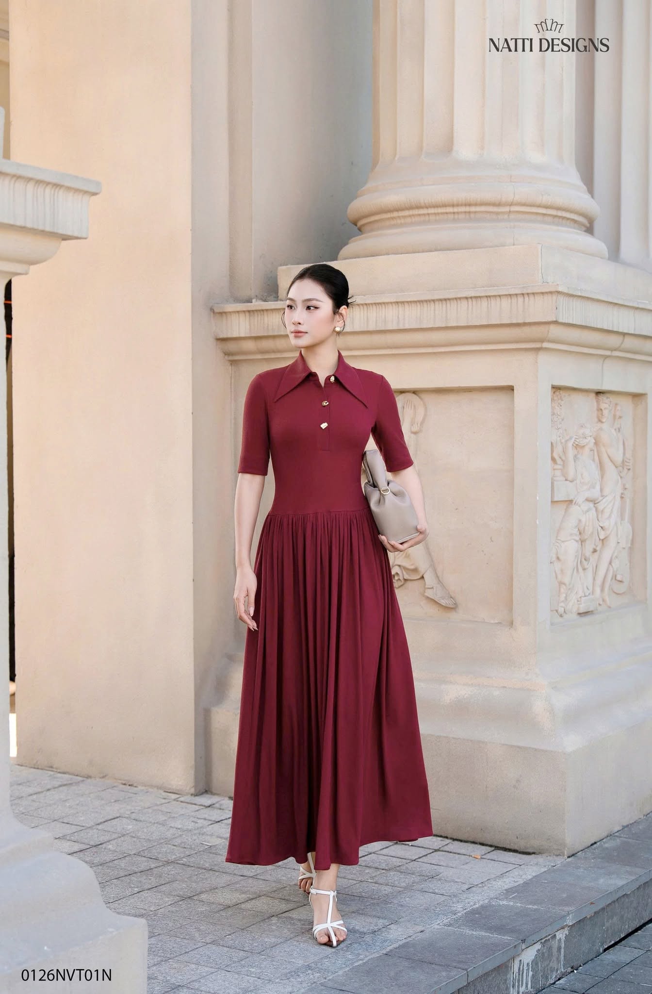 Váy thun cổ bổ trụ
