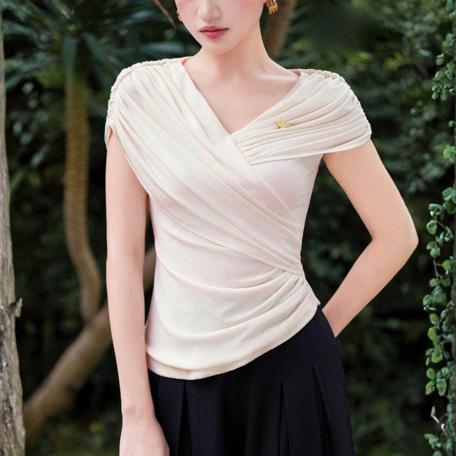 Áo Kiểu Nữ Thiết Kế Xếp Ly Sang Trọng – Thanh Lịch & Đẳng Cấp Cho Quý Cô